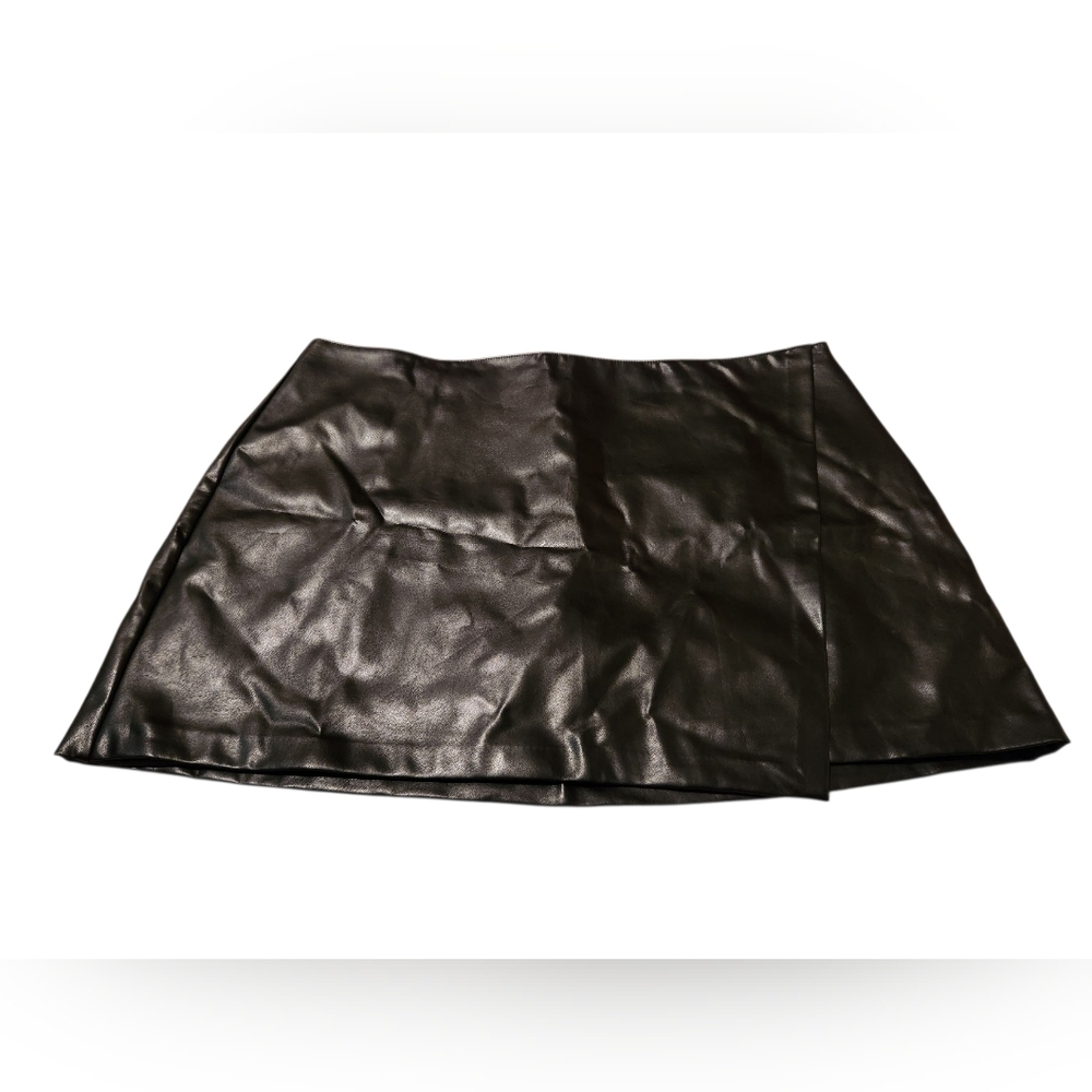 Women’s XXL Abercrombie & Fitch Black Faux Leather Front Wrap Mini Skirt